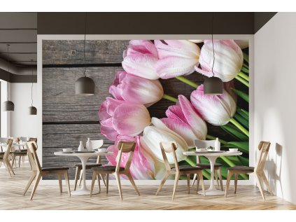 Tulipány a dřevo IV shutterstock 1688558647 interier