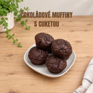 🥒🍫 ČOKOLÁDOVÉ MUFFINY S CUKETOU 🍫🥒 (cca 8 ks) 1 vejce 90 g medu 2 lžíce oleje 1/4 hrnku jablečné přesnídávky 1 hrnek...