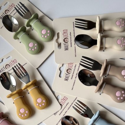 Kovový príbor pre bábätká Mačička – Pale Olive