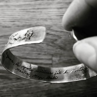 DĚKUJI. Krásné byly poslední dny. Neoslavila jsem své narozeniny. Opět. Protože už nějakou dobu slavím bytí tu na Zemi...