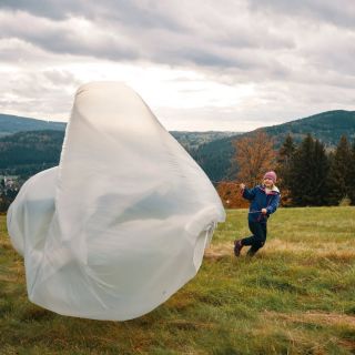 Maya a tata - rozhovor ve vane M : Tati tesis se na zejtra ? T : Ja mam zejtra normalni pracovni den, nejsem s vami. M :...