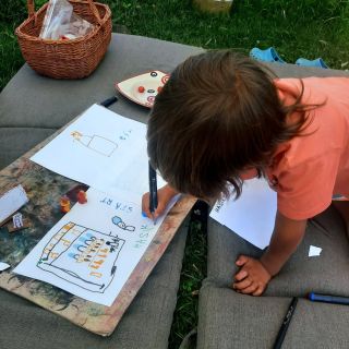 "Jediná odpověď, která dítěti opravdu zůstane v hlavě, je odpověď na otázku, kterou si položilo nebo mohlo položit samo."...