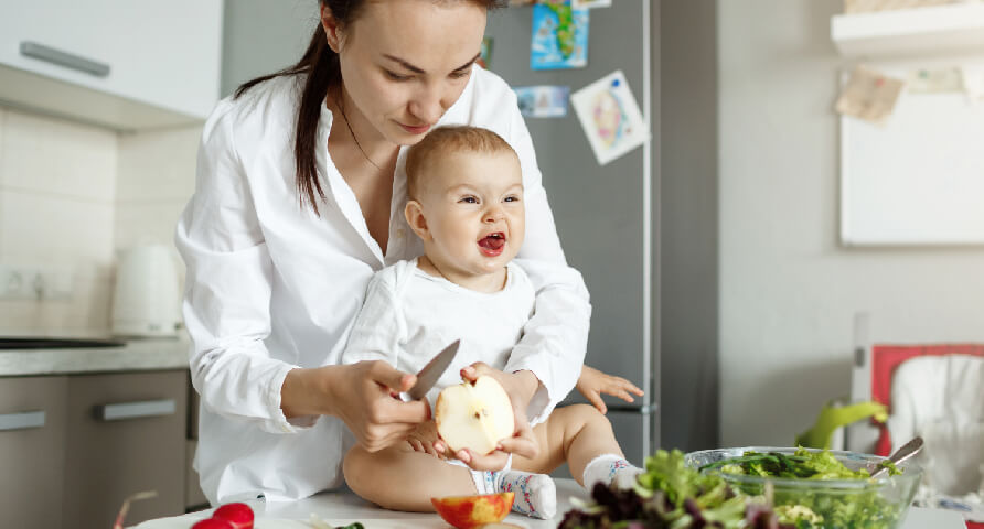 Co by měla maminka jíst v době kojení?