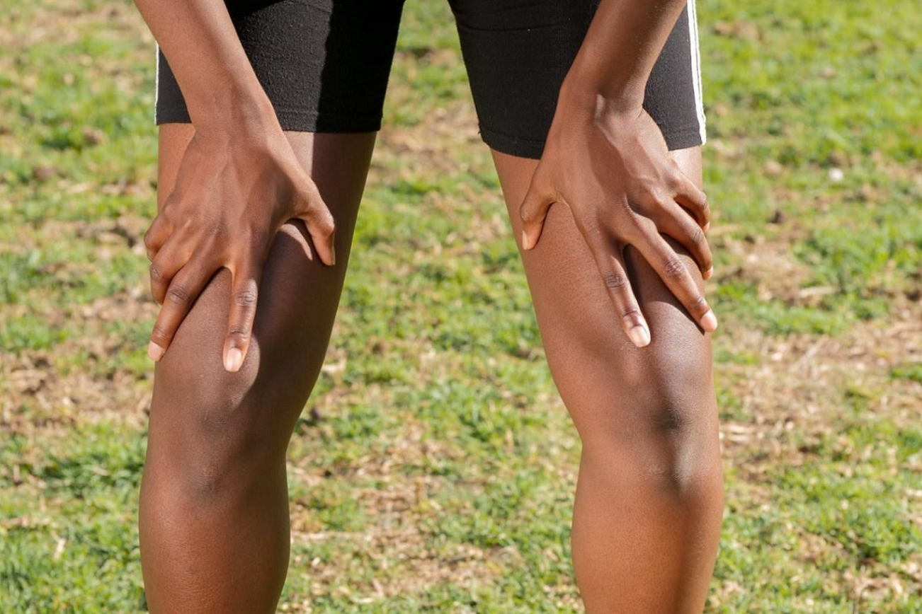 Reuma netrápi len seniorov: čo to je, príznaky, diagnóza a liečba