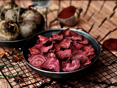 Chipsy z červenej repy