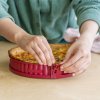Forma coox QUICHE Mini s porcelánovou základňou průměr 26 cm, červená