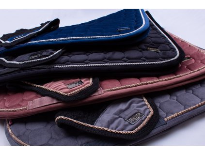 Všestranná podsedlová dečka Kentaur s náušníky sametová  více barev