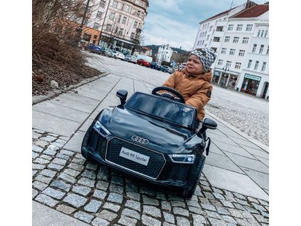 audi r8 spyder černý 1