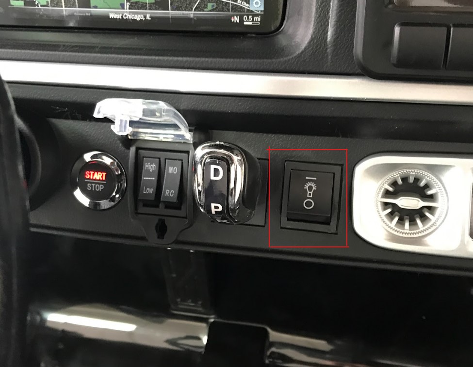 Levně Tlačítko pro zapnutí a vypnutí světel v dětském elektrickém autíčku