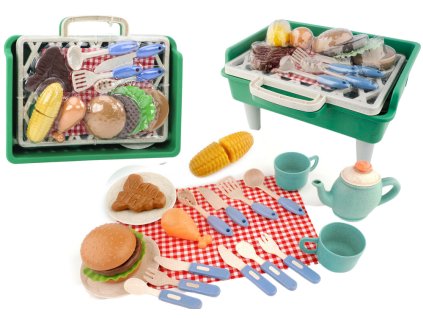 Grillkészlet ételekkel, evőeszközökkel, tányérokkal és csészékkel