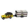 Auto fuoristrada metallico con caravan mix
