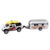 Auto fuoristrada metallico con caravan mix