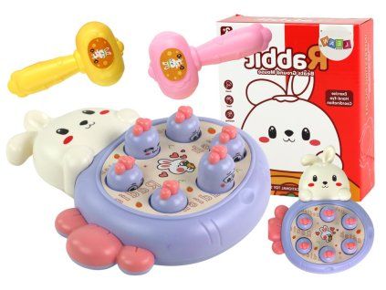Žaidimas Whac-A-Mole su morkomis ir violetiniu triušiu