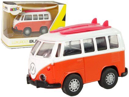 Kovový turistický autobus