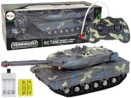 210025 vojensky tank na dalkove ovladani s kamuflazi a zvuky strelby