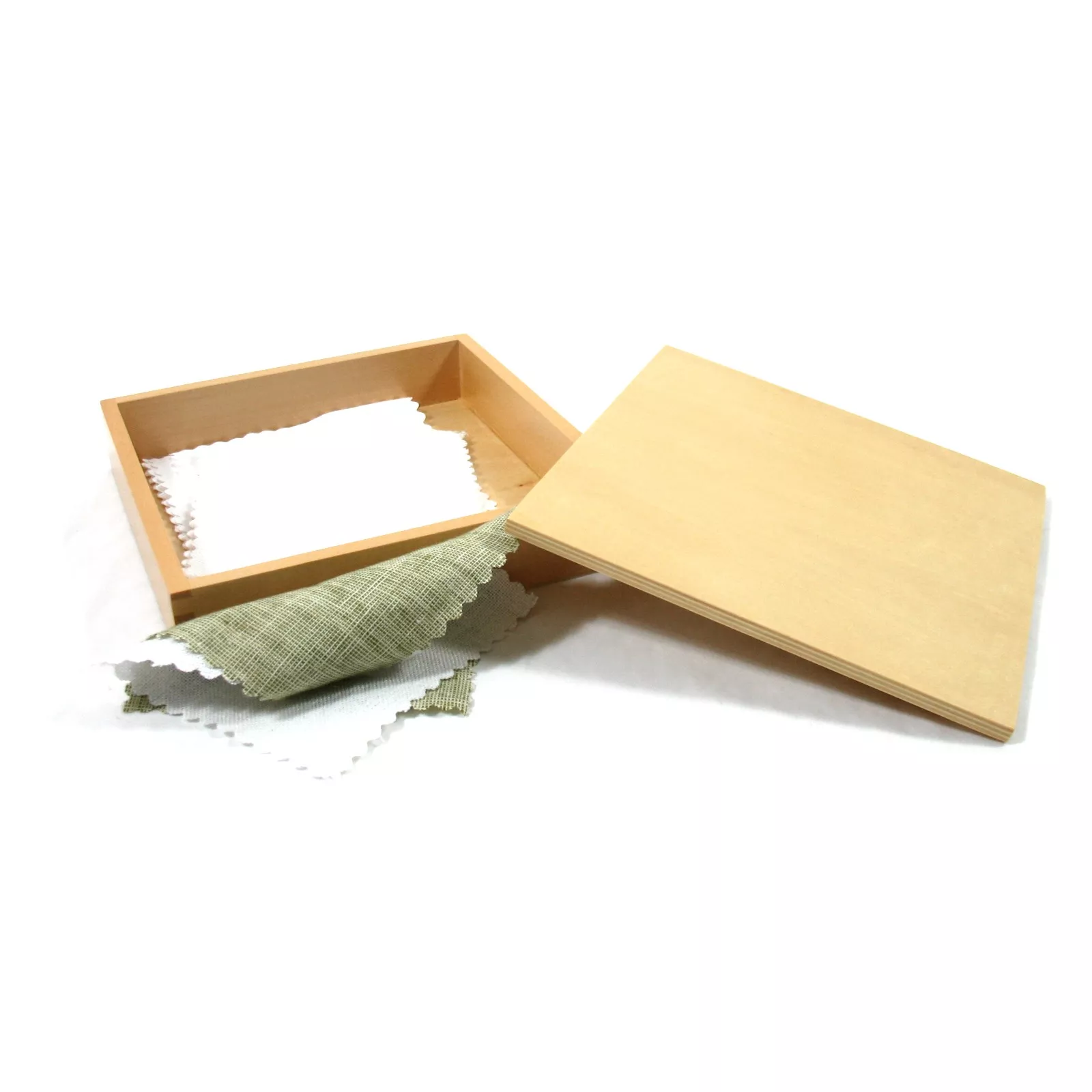 Moyo Montessori Moyo Montessori Krabička s látkami