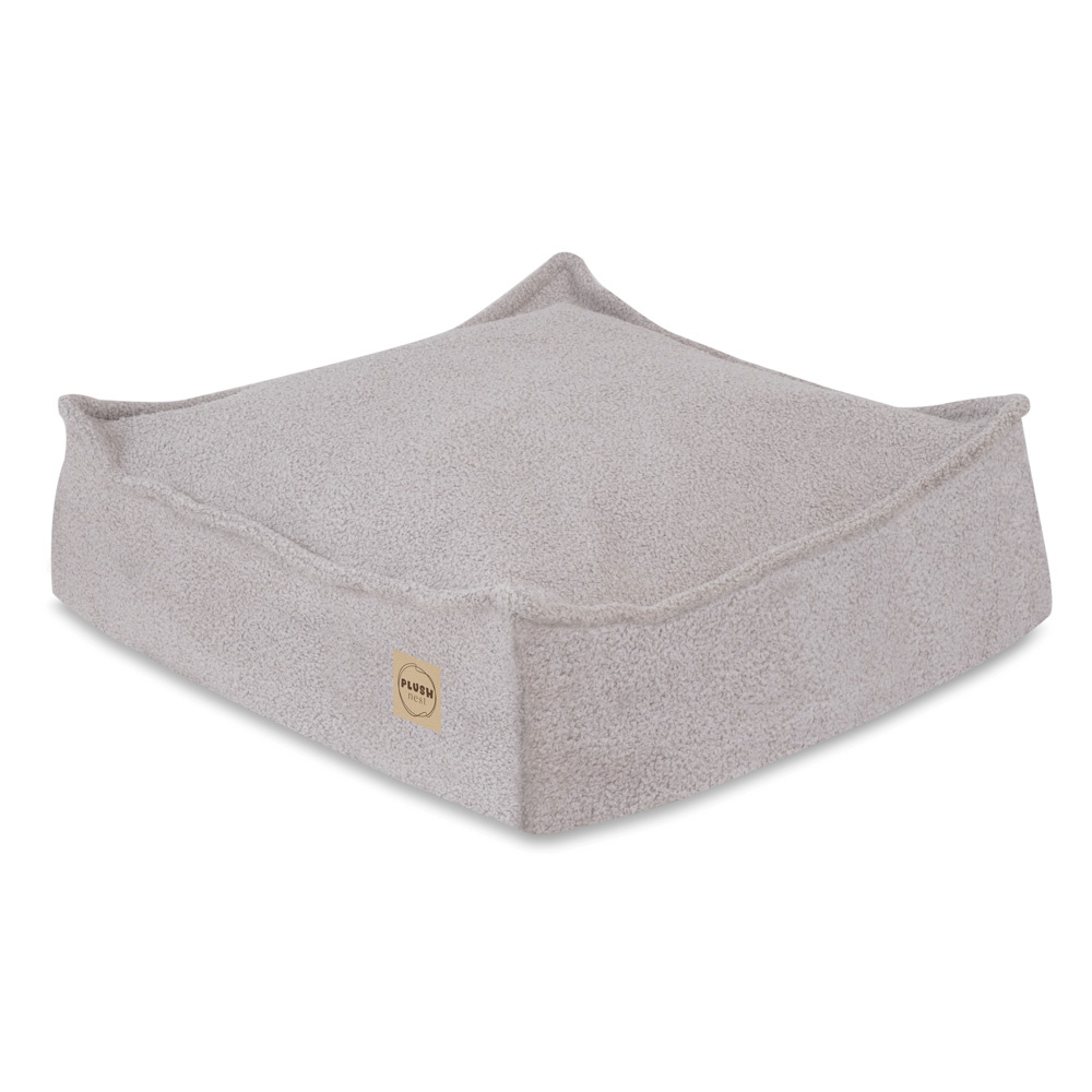 PLUSH NEST Podlahový puf PLUSH NEST 60×60 cm – šedý beránek