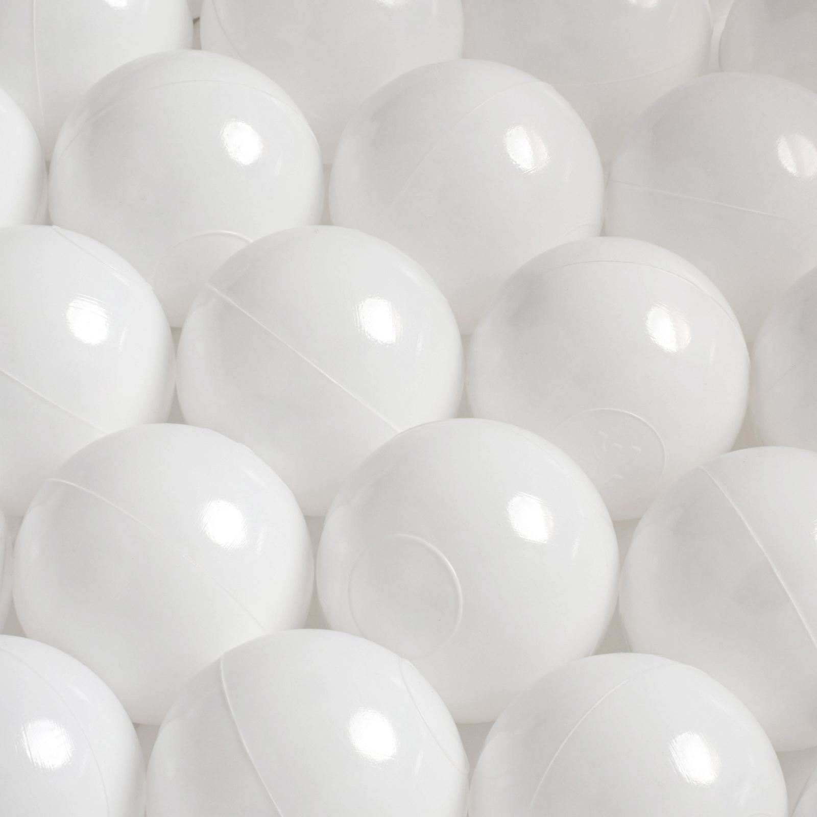 PLUSH NEST PLUSH NEST Loptičky do suchého bazéna 50 ks (Ø 6 cm, biele)