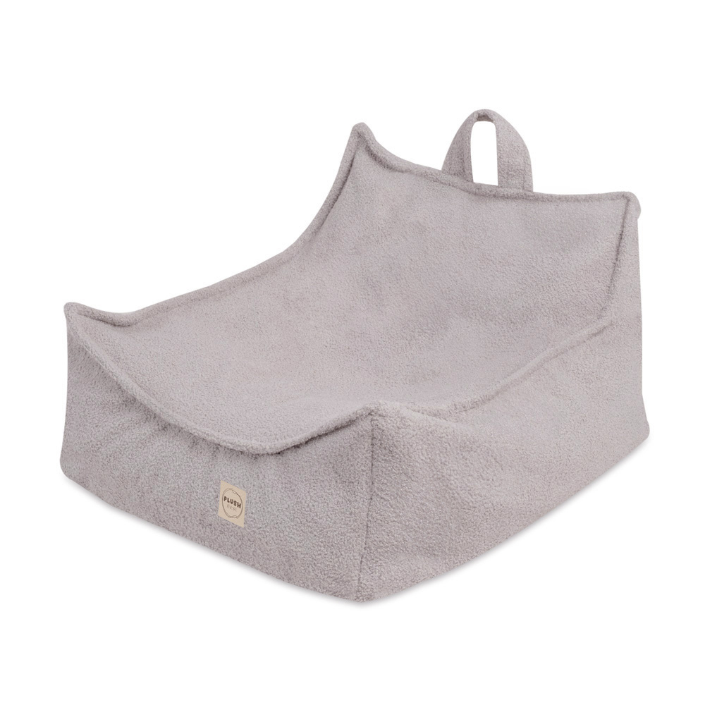 PLUSH NEST PLUSH NEST Detské štvorcové kresielko Puffy 77 × 67 × 50 cm Baránok sivé
