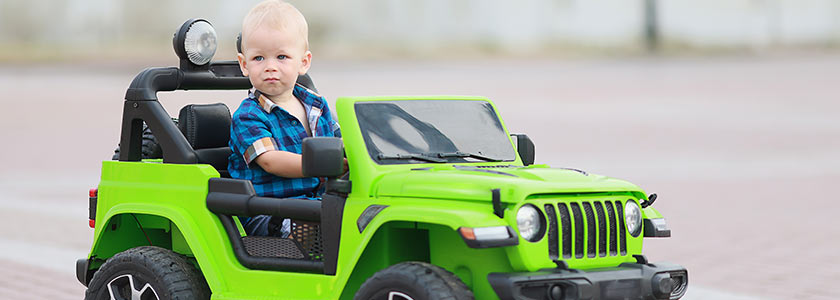 Elektrická autíčka pro děti: Lakované vs. Plastové