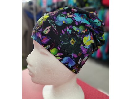 Bavlněná SLABÁ čepice s potiskem - černá s květy