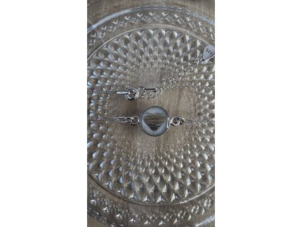 Stříbrný náramek s řetízkovým zapínáním, kombinace s m. mlékem a vlásky