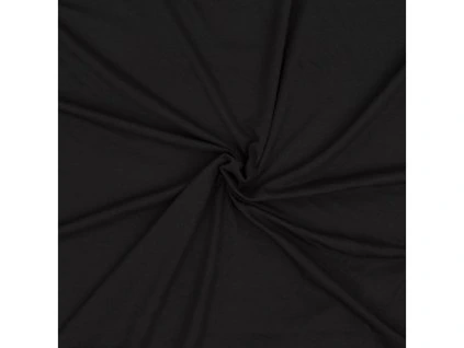 viskozovy uplet cerny