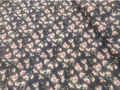 127353 uplet viskozovy cyklamenovo bile drobne kytky na modre