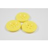 plastovy knoflik ctyrdirkovy barevny 30 mm zluta