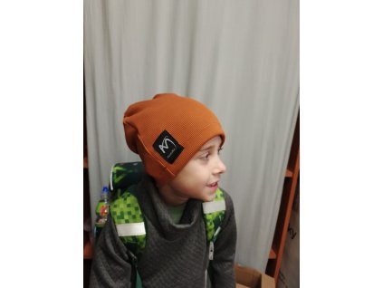 Model má na sobě velikost XS