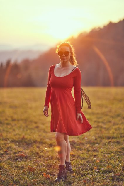 Vánoční šaty s krajkou BLOODY MARY RED - Dámské (vhodné i jako těhotenské) (Velikost Dám. XL)