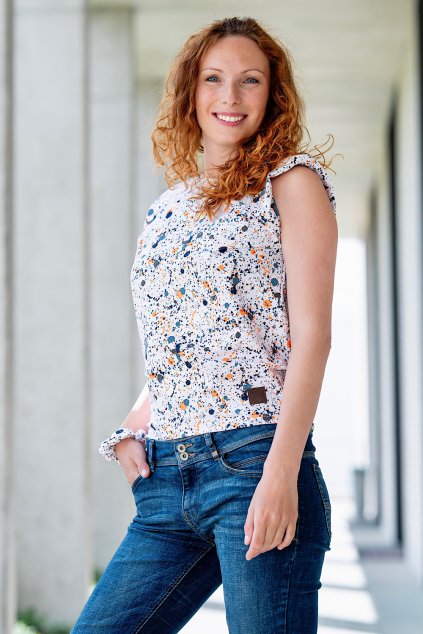 Top se zdůrazněnými rameny The Power Tee BAVLNA urban splash (Velikost L)