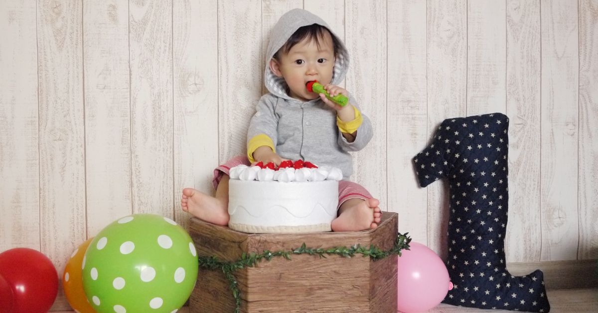 Co by mělo umět roční dítě a jak ho podpořit v rozvoji