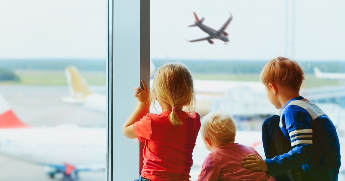 20 tipů, jak zabavit čtyřleté dítě v letadle, aby cesta rychle utekla
