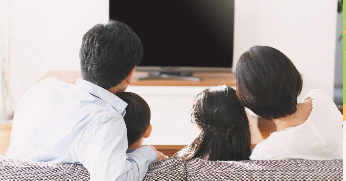 Od kdy nechat dítě koukat na televizi?