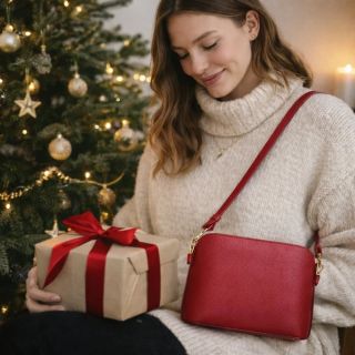 Snad už začínáte mít doma pohodu. A pokud jste ještě v práci, nevadí... blíží se to, vydržte 🩷 přeju Vám pěkné Vánoce a...