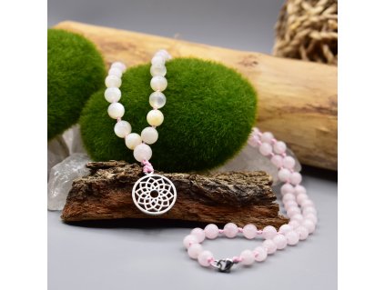 Macramé náhrdelník MANDALA LÁSKY - madagaskarský růženín, duhový měsíční kámen, květ života, chirurgická ocel