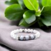 Náramek z minerálů RADOST - chalcedon, pukaný křišťál, sněhová vločka, chirurgická ocel