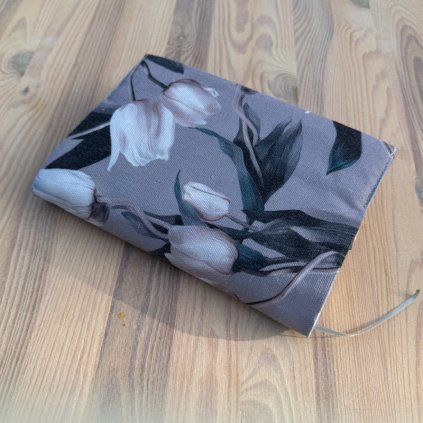 1583 Obal na knihu Tulipán na šedý, Mandarino