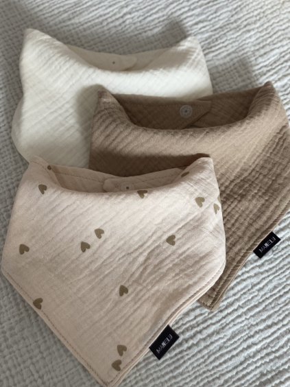 Sada mušelínových slintáčků Srdíčka béžová