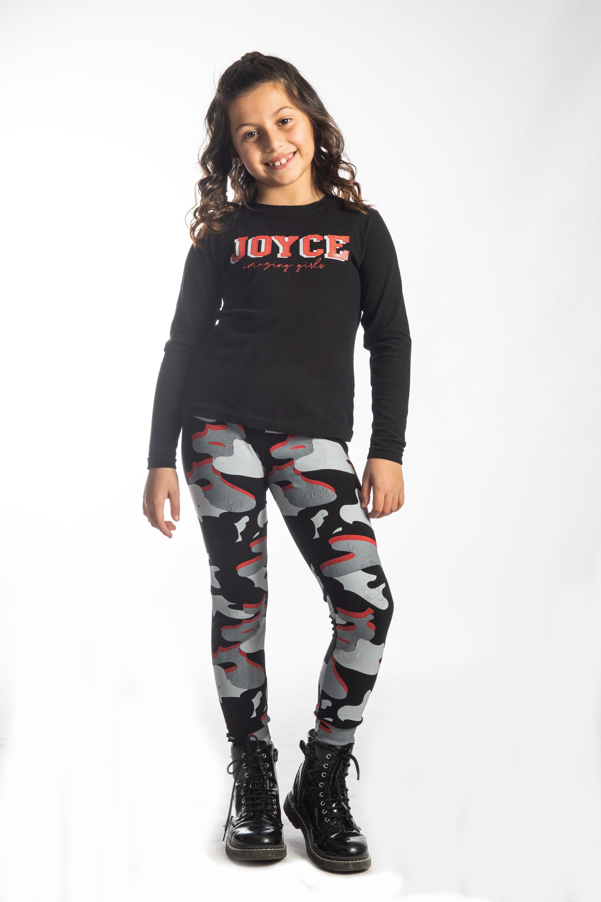 Dívčí souprava s legínami a tričkem "CAMOUFLAGE" Barva: Černá, Velikost: vel. 8 (126/132 cm)