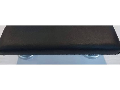 Čierna opierka pre zákazníčku