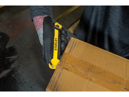 40034 3 stht10360 0 stanley bimetalovy bezpecnostni rezak s dvojitou cepeli