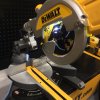 3380 7 dcs777t2 dewalt 54volt flexvolt aku pokosova pila 216mm 2x 6 0ah aku xr flexvolt li ion 54 18volt nabijecka