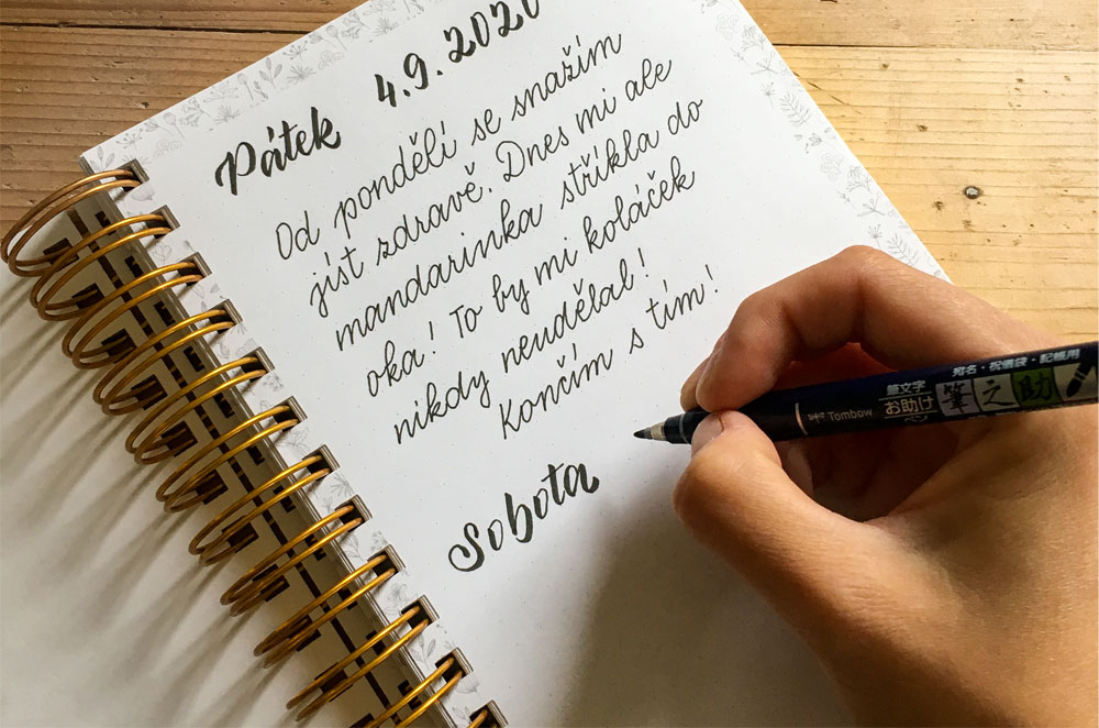 Proč na chvíli odložit mobil a psát rukou?