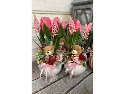 Maci szivecskével kaspóban