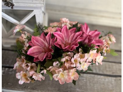 Magnóliás kis csónak