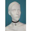 Choker s přívěskem kříže