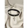 Choker s přívěskem kříže