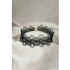 Černý krajkový choker se stříbrnými peckami